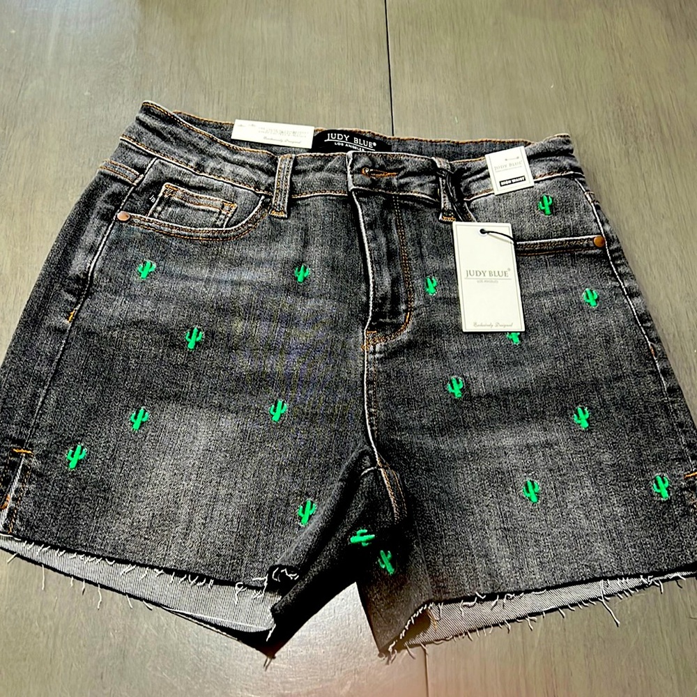 Judy Blue Cactus Shorts - NWT
